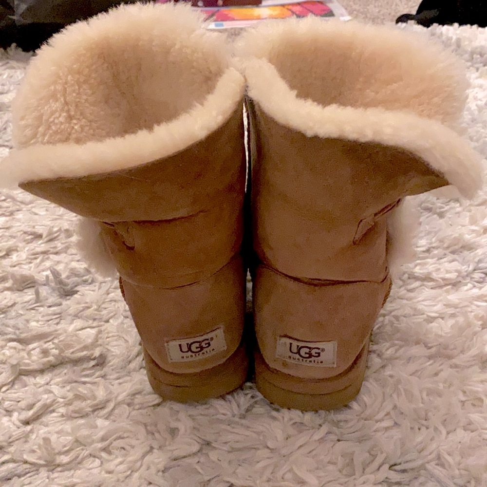 UGG 👢boots bailey button 2 boots II chestnut suede reversible fur women’s sz 8! - Picture 8 of 14